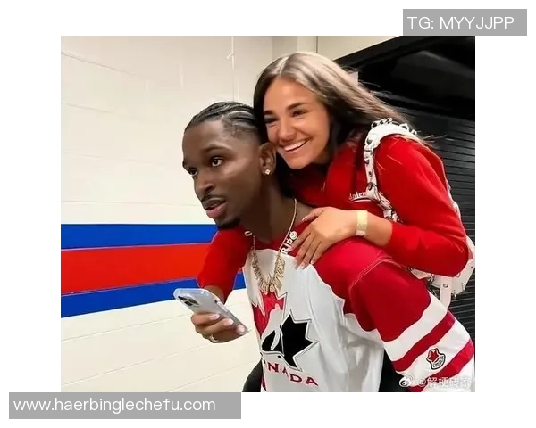 足球明星的魅力与性感女友的完美搭配揭示了爱情与事业的双重精彩